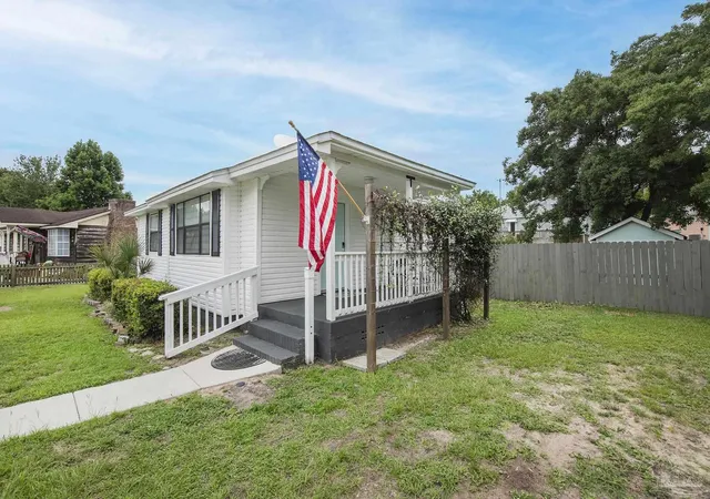 2nd image of 211 Berry Rd, Pensacola, FL 32507 | MLS# 684129