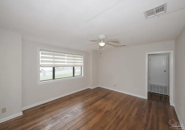 4th image of 211 Berry Rd, Pensacola, FL 32507 | MLS# 684129