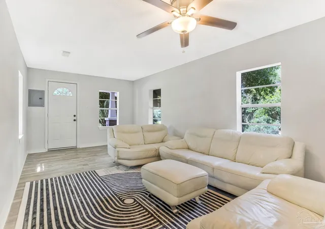 Photo 3 of Single family home for sale at 114 E Maxwell St, Pensacola, FL 32503 | MLS# 684073 | Listing updated on 2026-10-01