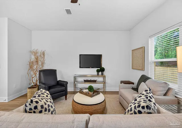 Photo 3 of Sale Pending at 1924 Highland Ridge Ct #11B, Pensacola, FL 32534 | MLS# 679294 | Listing updated on 2026-09-09
