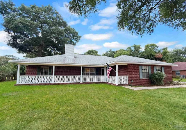 Photo 2 of Single family home for sale at 5729 Lia Dr, Milton, FL 32570 | MLS# 684518 | Listing updated on 2026-09-03