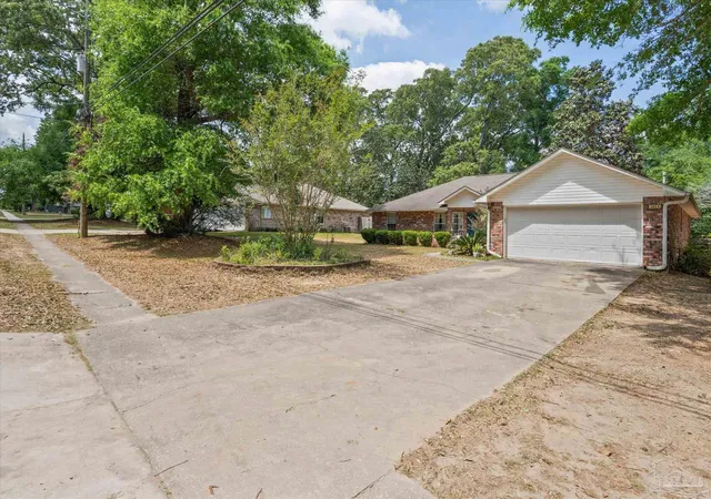 Photo 3 of Single family home for sale at 3024 E Kingsfield Rd, Pensacola, FL 32514 | MLS# 681241 | Listing updated on 2026-08-28