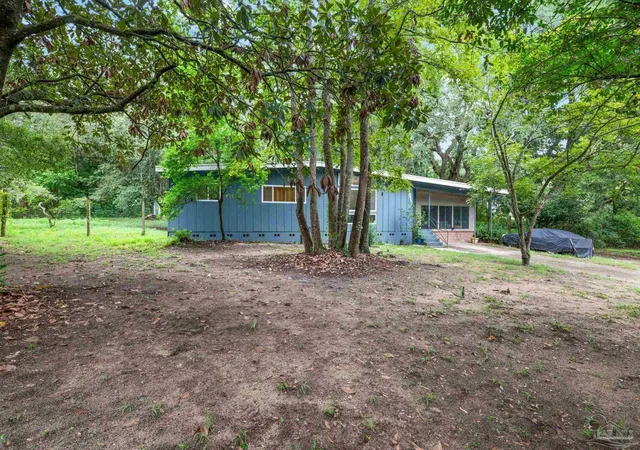 Photo 2 of Single family home for sale at 5011 Springhill Dr, Pensacola, FL 32503 | MLS# 688257 | Listing updated on 2026-09-05