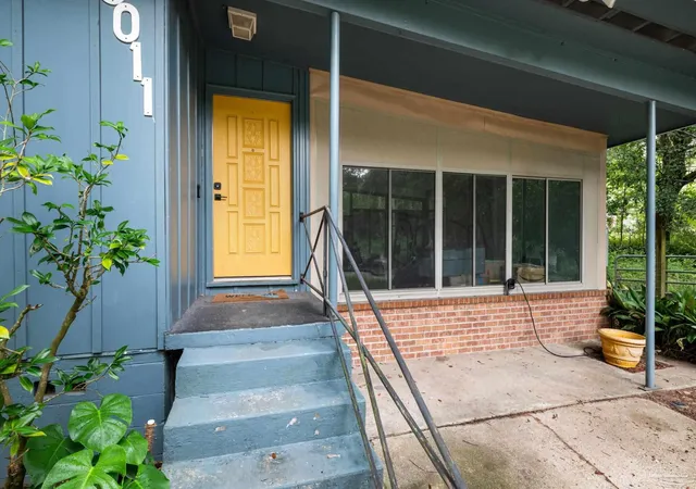 Photo 2 of Single family home for sale at 5011 Springhill Dr, Pensacola, FL 32503 | MLS# 688257 | Listing updated on 2026-09-05