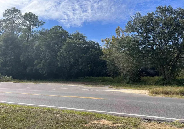 3rd image of 6647 Munson Hwy, Milton, FL 32570 | MLS# 685768
