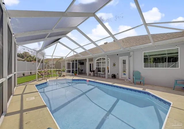 5th image of 2005 Riviera Ln, Navarre, FL 32566 | MLS# 683976