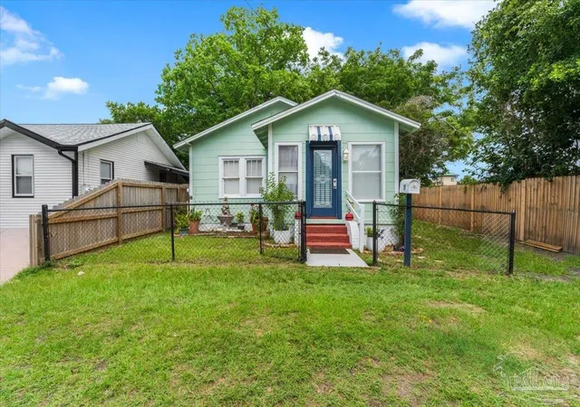 Photo 2 of Single family home for sale at 19 N G St, Pensacola, FL 32502 | MLS# 684366 | Listing updated on 2026-09-14