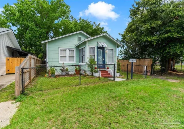 Photo 3 of Single family home for sale at 19 N G St, Pensacola, FL 32502 | MLS# 684366 | Listing updated on 2026-09-14
