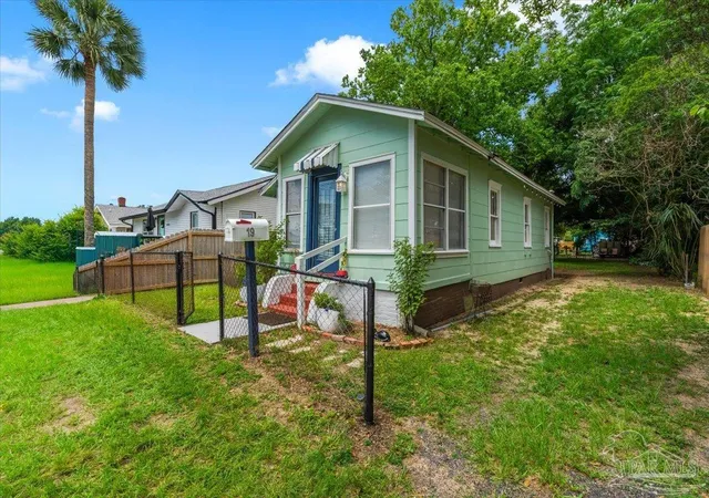 Photo 4 of Single family home for sale at 19 N G St, Pensacola, FL 32502 | MLS# 684366 | Listing updated on 2026-09-14