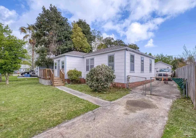 4th image of 208 Berry Rd, Pensacola, FL 32507 | MLS# 680156