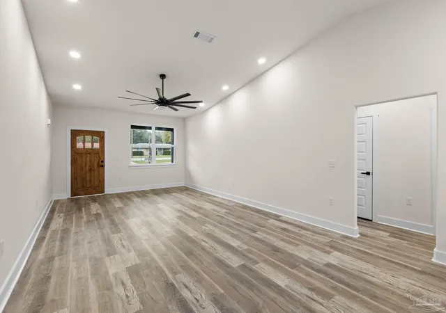 Photo 4 of Single family home for sale at 5005 Saufley Fld Rd, Pensacola, FL 32526 | MLS# 676761 | Listing updated on 2026-09-28