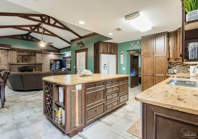 3rd image of 426 E Olive Rd, Pensacola, FL 32514 | MLS# 655033