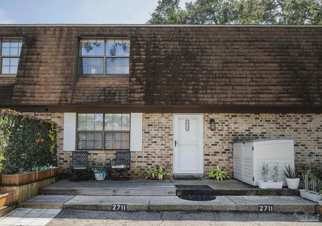 Photo 2 of Townhouse for sale at 2711 E Desoto St, Pensacola, FL 32503 | MLS# 688223 | Listing updated on 2026-08-29