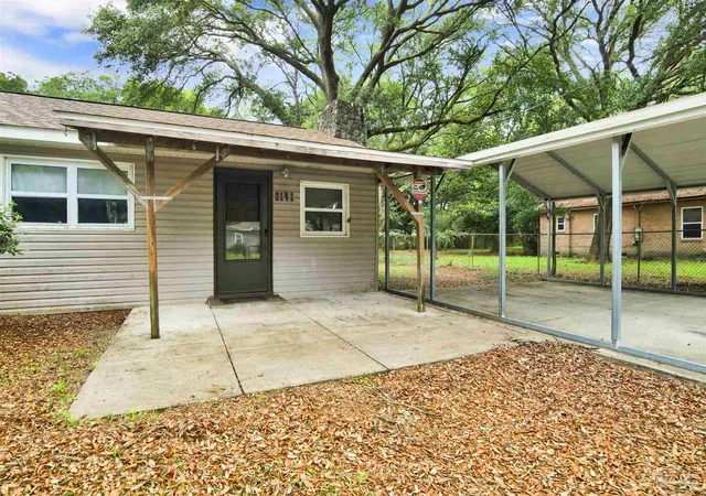 Photo 2 of Single family home for sale at 3141 King St, Pensacola, FL 32526 | MLS# 684431 | Listing updated on 2026-09-30