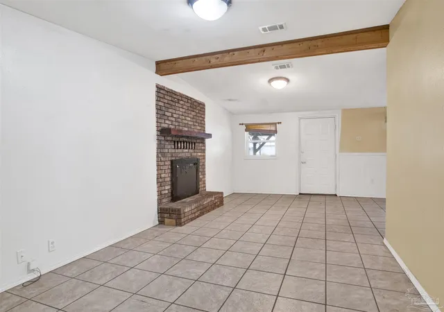 Photo 4 of Single family home for sale at 3141 King St, Pensacola, FL 32526 | MLS# 684431 | Listing updated on 2026-09-30