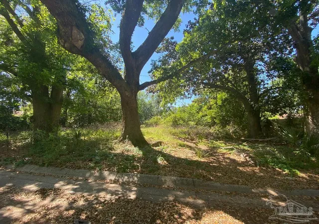 Land for sale at 1401 N North St, Pensacola, FL 32502 | MLS# 683135