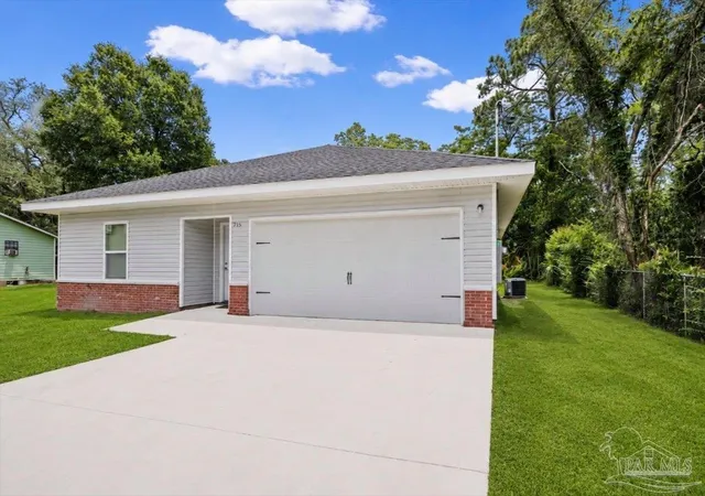 2nd image of 715 Edwards St, Pensacola, FL 32507 | MLS# 683429