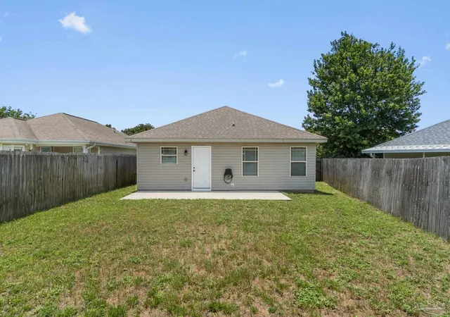 Homes for sale in Gulf Breeze, FL | 1974 Crosscreek Cir, Gulf Breeze, FL 32563 | MLS# 685678