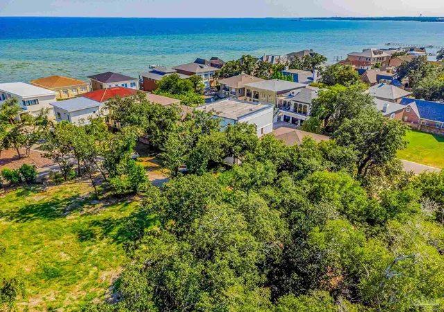 Photo 4 of Single family home for sale at 1522 White Caps Ln, Pensacola, FL 32507 | MLS# 670733 | Listing updated on 2026-05-07