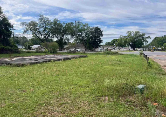 1st image of 8100 Stonebrook Dr, Pensacola, FL 32514 | MLS# 680580
