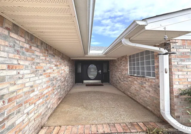 Photo 2 of Sale Pending at 3762 Mcnemar Ct, Gulf Breeze, FL 32563 | MLS# 678037 | Listing updated on 2026-04-22
