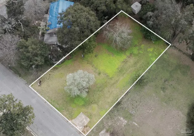 3rd image of 2435 W Belmont St, Pensacola, FL 32505 | MLS# 676595