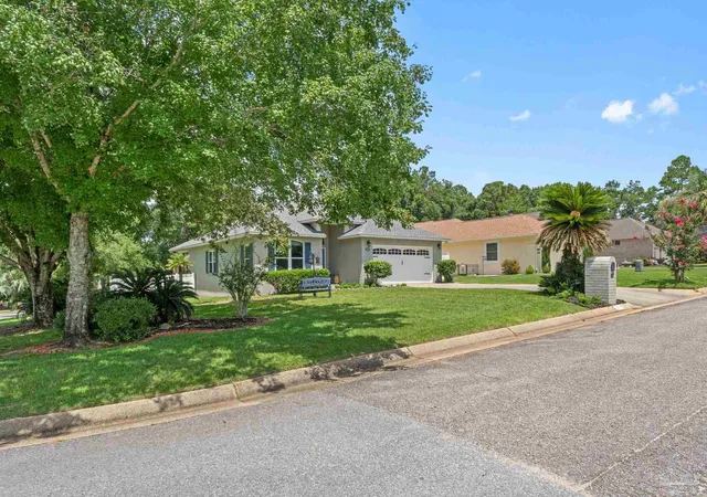 Photo 2 of Single family home for sale at 2078 Downing Dr, Pensacola, FL 32505 | MLS# 685391 | Listing updated on 2026-08-30