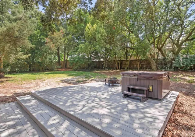 Photo 2 of Single family home for sale at 121 Gilmore Dr, Gulf Breeze, FL 32561 | MLS# 688225 | Listing updated on 2026-08-28