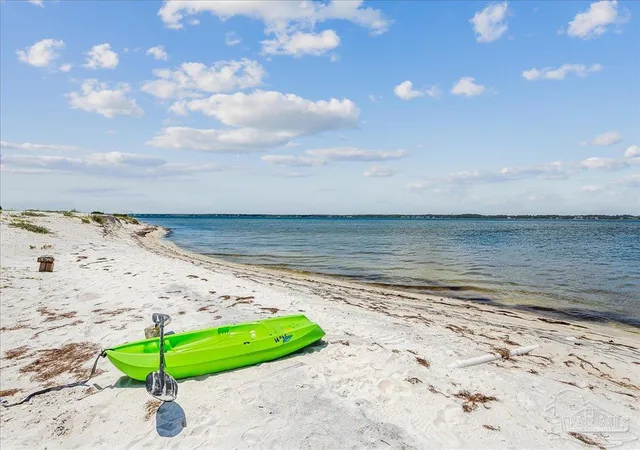 4th image of 1401 Sailmaker Way, Navarre, FL 32566 | MLS# 684994