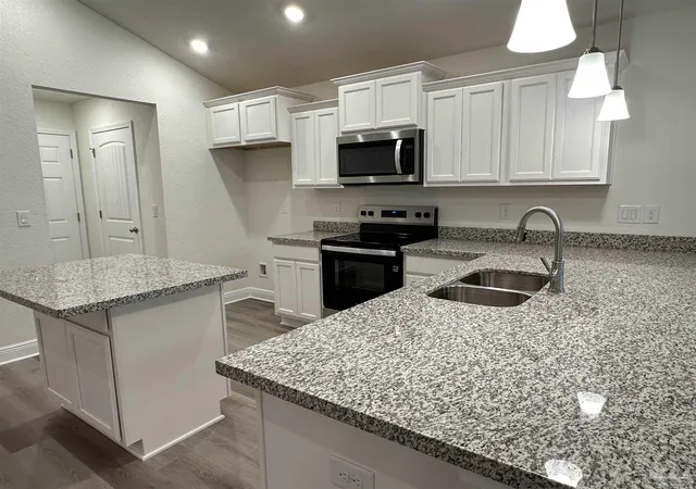Photo 3 of Sale Pending at 2513 Privet Berry Dr, Gulf Breeze, FL 32563 | MLS# 688044 | Listing updated on 2026-08-26