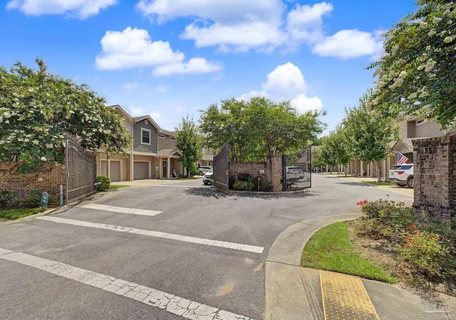 Photo 2 of Townhouse for sale at 3502 Mossy Oak Villas Cir, Pensacola, FL 32514 | MLS# 685603 | Listing updated on 2026-09-15