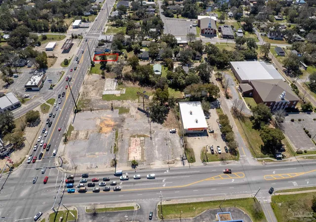 3rd image of 101 S Navy Blvd, Pensacola, FL 32507 | MLS# 661776