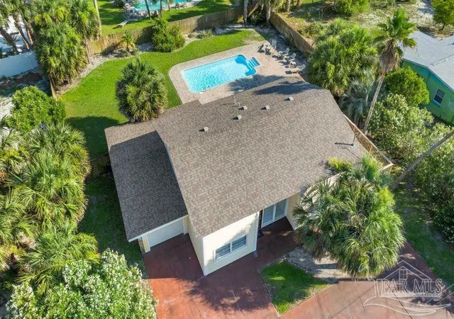Photo 2 of Single family home for sale at 906 Largo Dr, Gulf Breeze, FL 32561 | MLS# 685019 | Listing updated on 2026-09-17