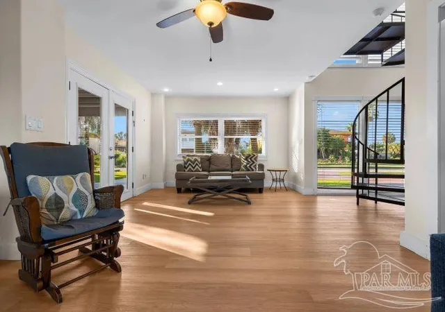 Photo 3 of Single family home for sale at 906 Largo Dr, Gulf Breeze, FL 32561 | MLS# 685019 | Listing updated on 2026-09-17