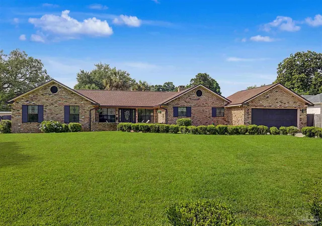 image of 2017 E Cross St, Pensacola, FL 32503 | MLS# 685881