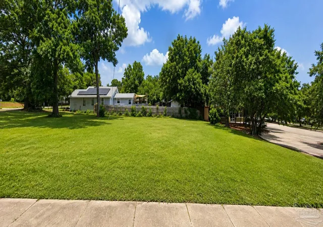 Photo 3 of Land for sale at 320 N Pace Blvd, Pensacola, FL 32505 | MLS# 683324 | Listing updated on 2026-05-28
