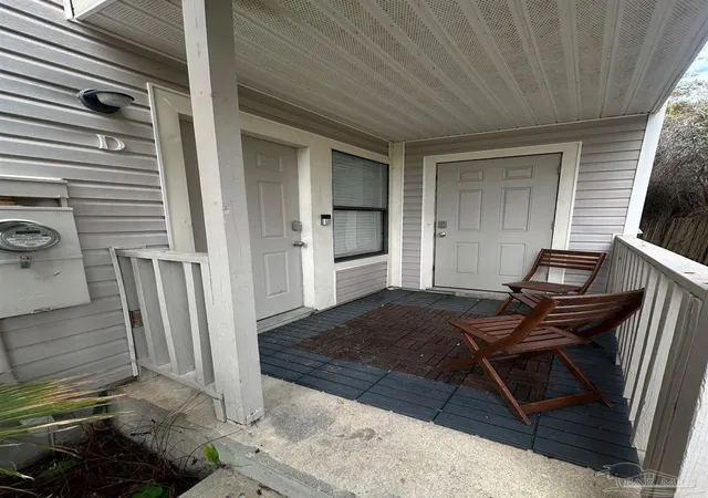 Homes for sale in Gulf Breeze, FL | 3208 Redwood Ln, Gulf Breeze, FL 32563