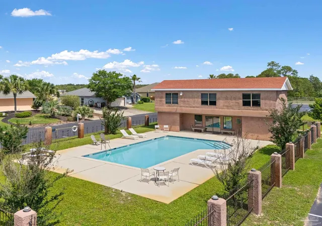 Photo 3 of Single family home for sale at 1841 E Smugglers Cvs Dr, Gulf Breeze, FL 32563 | MLS# 684217 | Listing updated on 2026-07-09
