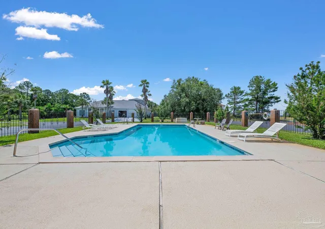 Photo 3 of Single family home for sale at 1841 E Smugglers Cvs Dr, Gulf Breeze, FL 32563 | MLS# 684217 | Listing updated on 2026-07-09