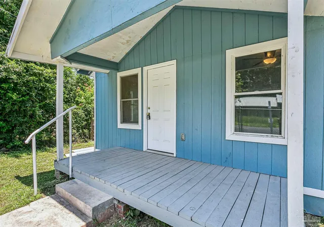 Photo 3 of Single family home for sale at 1208 N T St, Pensacola, FL 32505 | MLS# 684156 | Listing updated on 2026-08-27