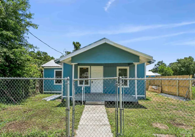 Photo 3 of Single family home for sale at 1208 N T St, Pensacola, FL 32505 | MLS# 684156 | Listing updated on 2026-08-27