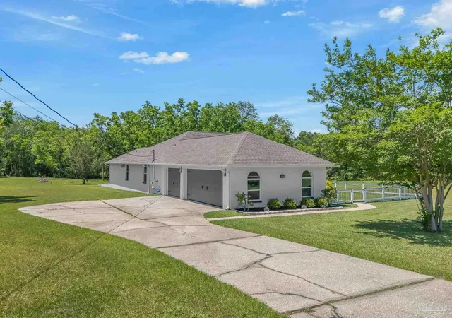 4th image of 435 Meander Ln, Cantonment, FL 32533 | MLS# 682682