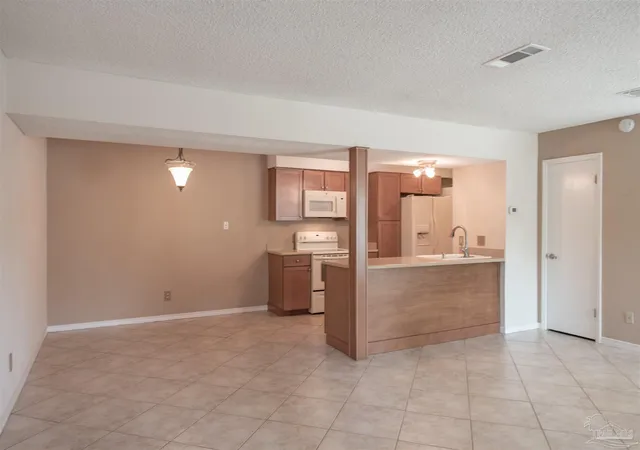 4th image of 8035 Tippin Ave, Pensacola, FL 32514