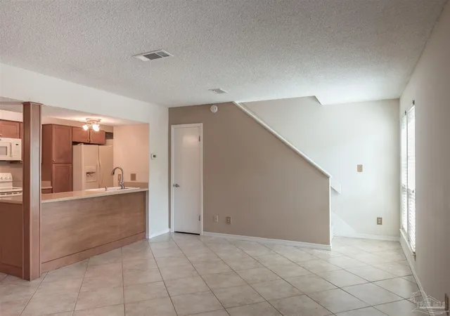 5th image of 8035 Tippin Ave, Pensacola, FL 32514