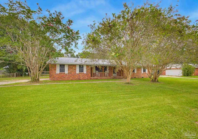 Photo 3 of Single family home for sale at 5710 Perkins St, Pensacola, FL 32526 | MLS# 688253 | Listing updated on 2026-10-07