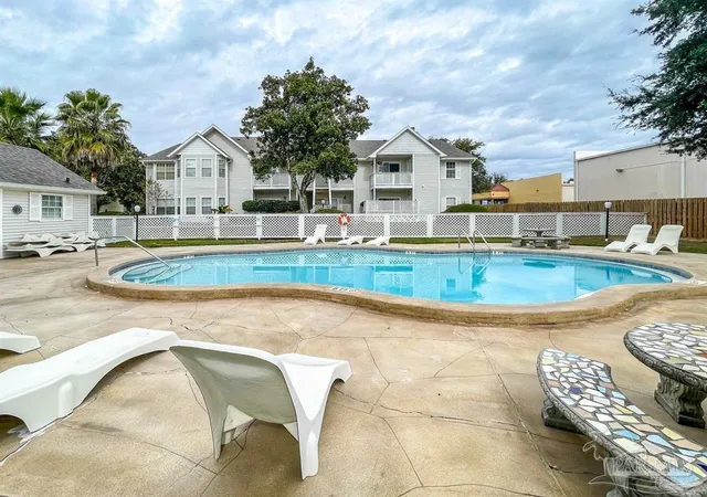 2nd image of 601 E Burgess, Pensacola, FL 32504
