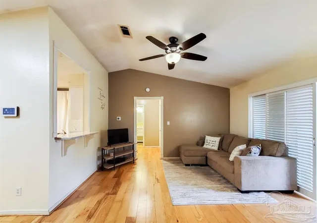 18th image of 601 E Burgess #E4, Pensacola, FL 32504 | MLS# 673411