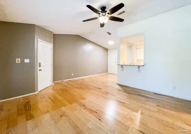 1st image of 601 E Burgess #E4, Pensacola, FL 32504 | MLS# 673411