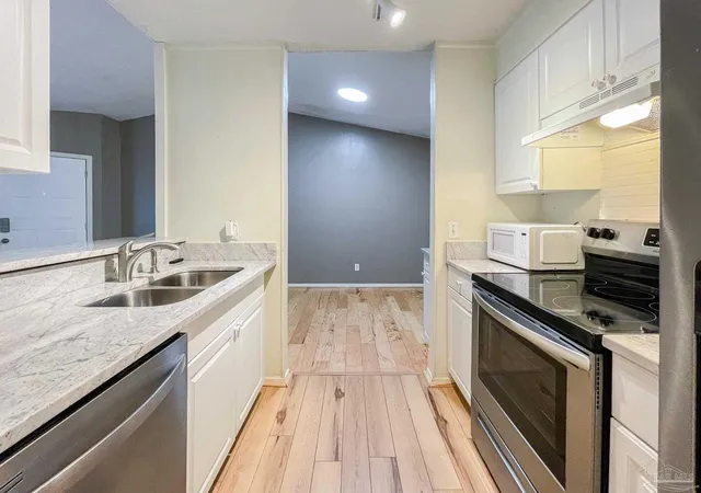 2nd image of 601 E Burgess #E4, Pensacola, FL 32504 | MLS# 673411