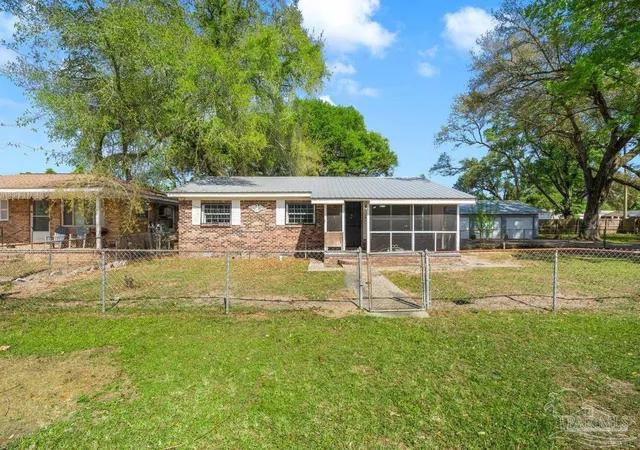 Photo 2 of Sale Pending at 7922 Griffith Ave, Pensacola, FL 32534 | MLS# 681146 | Listing updated on 2026-09-17